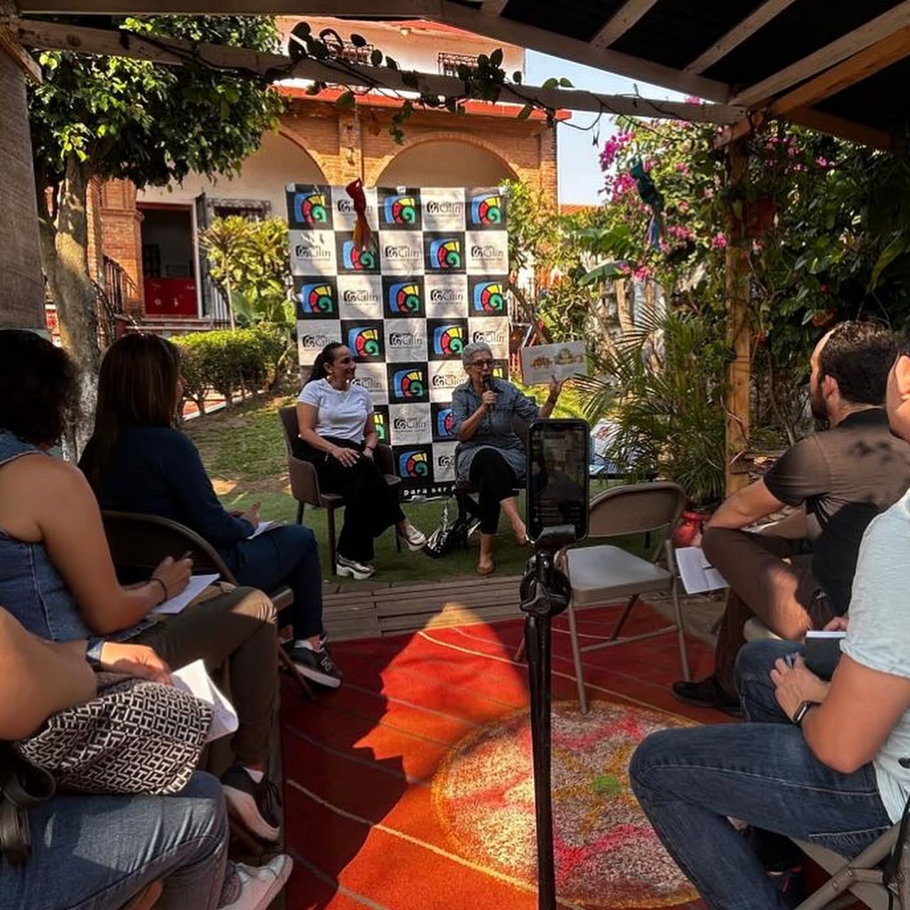 Comunidad del Colegio Cilin reunida en una actividad escolar
